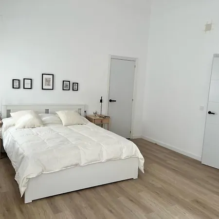 Larios Hostel *