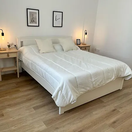 Hostel Larios