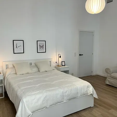 Larios Hostel *
