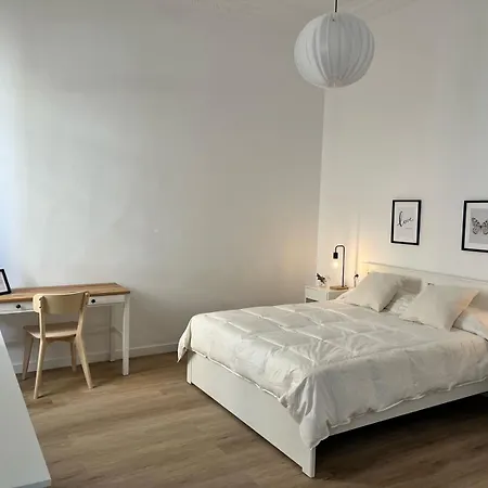 Hostel Larios