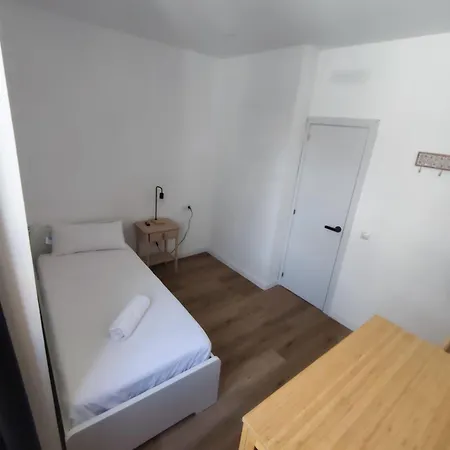 Hostel Larios
